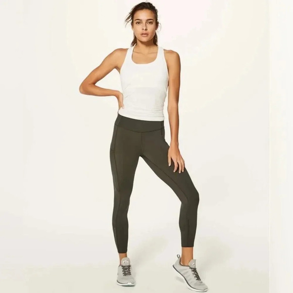 Lululemon sz 4 Fast & Free 7/8 Tight II Nulux 25"
Drk Olive excellent condition - Picture 2 of 15